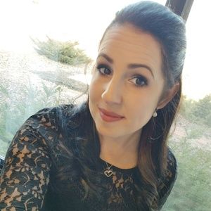 Meet your Posher, Cassandra